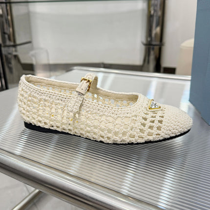 PRADA 26S MARY JANE FLATS IN CREAM WHITE WOVEN RAFFIA WITH TRIANGLE LOGO