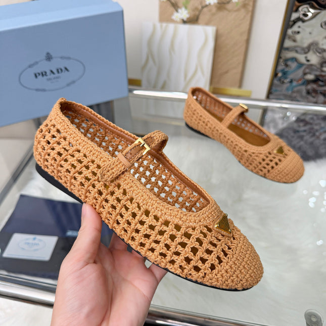 PRADA 26S MARY JANE FLATS IN BROWN WOVEN RAFFIA WITH TRIANGLE LOGO