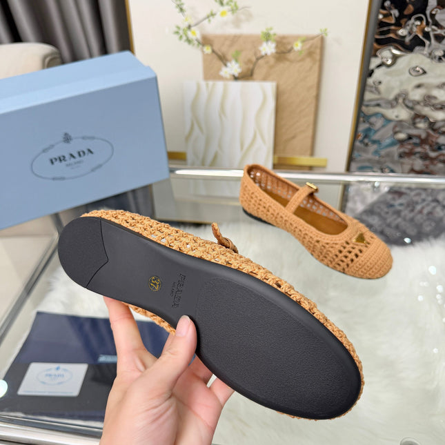 PRADA 26S MARY JANE FLATS IN BROWN WOVEN RAFFIA WITH TRIANGLE LOGO