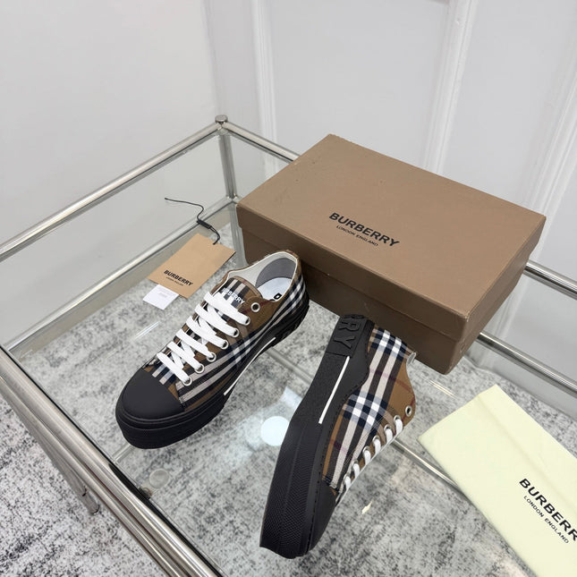BURBERRY 26S VINTAGE CHECK LOW TOP SNEAKERS IN BLACK AND BROWN CANVAS