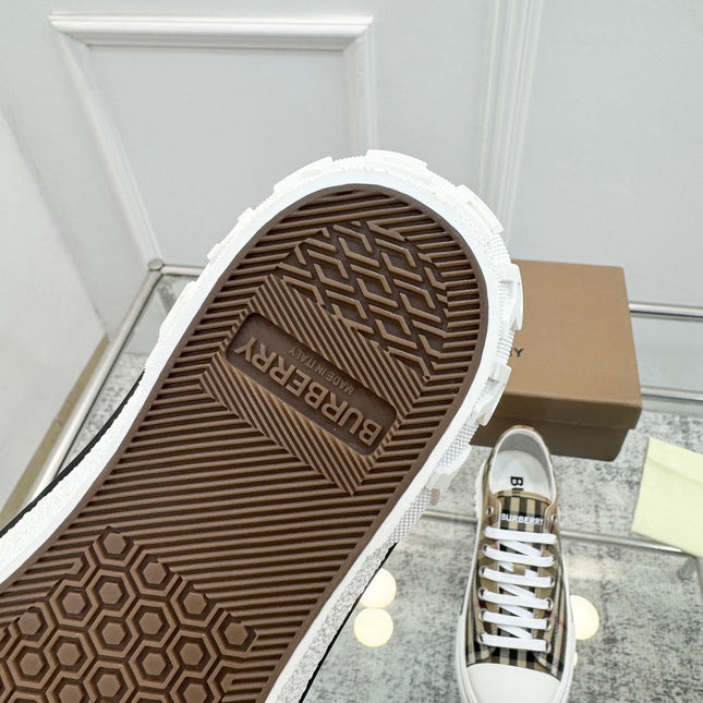 BURBERRY 26S VINTAGE CHECK LOW TOP SNEAKERS IN ARCHIVE BEIGE CANVAS