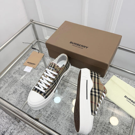 BURBERRY 26S VINTAGE CHECK LOW TOP SNEAKERS IN ARCHIVE BEIGE CANVAS