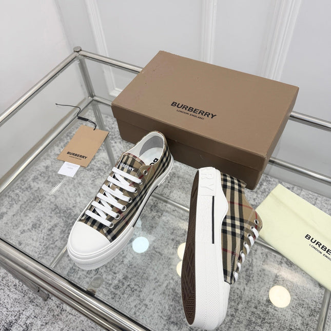 BURBERRY 26S VINTAGE CHECK LOW TOP SNEAKERS IN ARCHIVE BEIGE CANVAS
