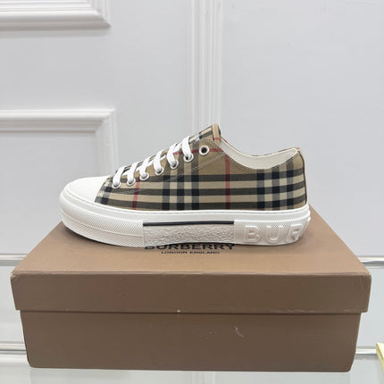 BURBERRY 26S VINTAGE CHECK LOW TOP SNEAKERS IN ARCHIVE BEIGE CANVAS