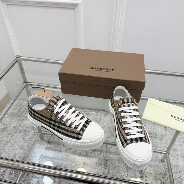 BURBERRY 26S VINTAGE CHECK LOW TOP SNEAKERS IN ARCHIVE BEIGE CANVAS
