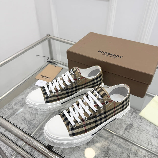 BURBERRY 26S VINTAGE CHECK LOW TOP SNEAKERS IN ARCHIVE BEIGE CANVAS
