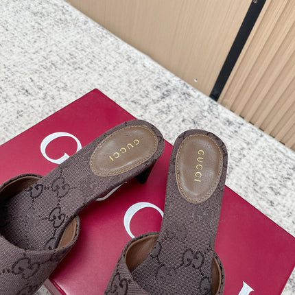 GUCCI 26S HIGH HEELS IN DARK BROWN CANVAS WITH GOLD HARDWARE