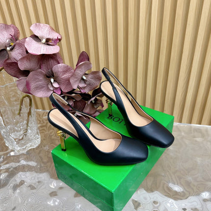 KNOT PUMP 9 CM IN BLACK CALFSKIN WITH GOLD FINISHED METAL HEEL
