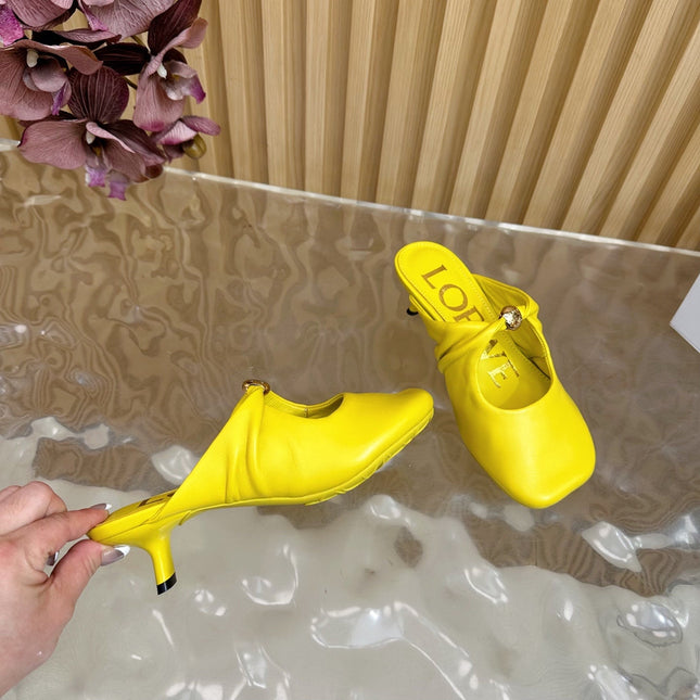 LOEWE 26S PEBBLE SOFT MULE IN YELLOW LAMBSKIN GOLD HARDWARE
