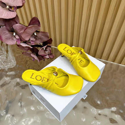 LOEWE 26S PEBBLE SOFT MULE IN YELLOW LAMBSKIN GOLD HARDWARE