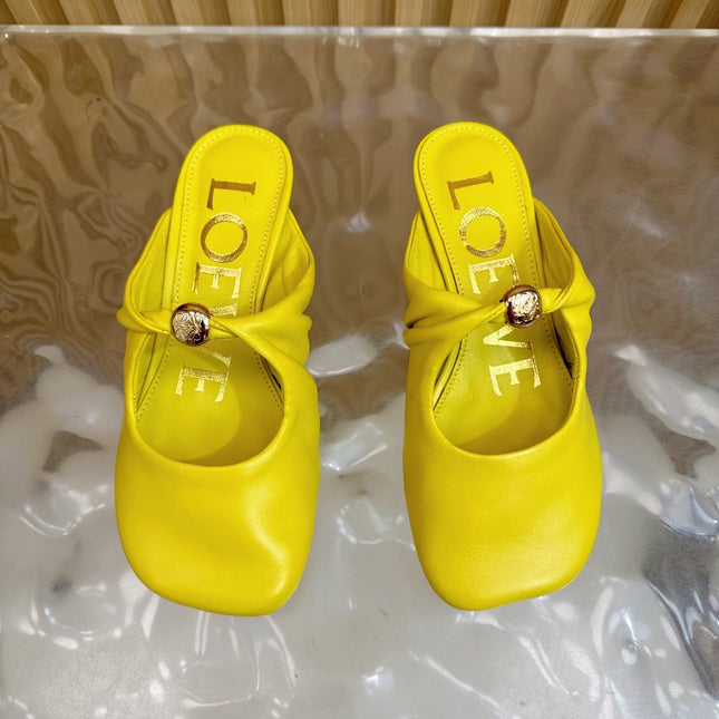 LOEWE 26S PEBBLE SOFT MULE IN YELLOW LAMBSKIN GOLD HARDWARE