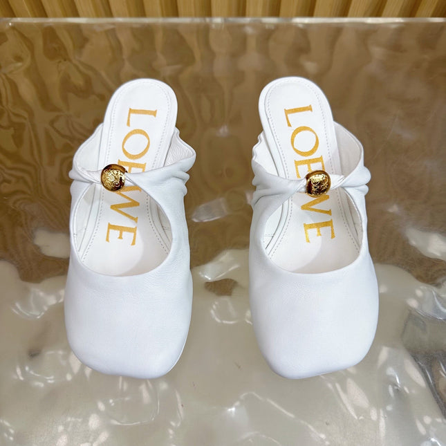 LOEWE 26S PEBBLE SOFT MULE IN WHITE LAMBSKIN GOLD HARDWARE