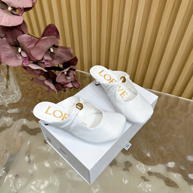 LOEWE 26S PEBBLE SOFT MULE IN WHITE LAMBSKIN GOLD HARDWARE