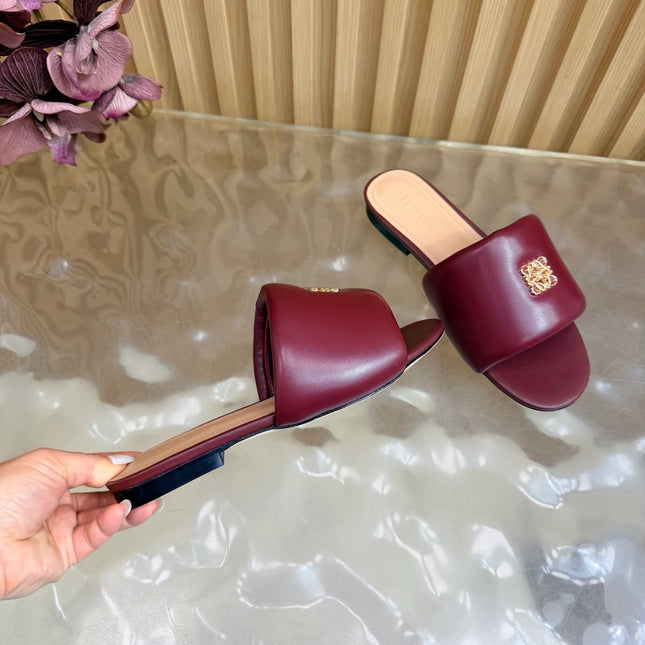 LOEWE 26S SLIDE SANDALS IN BURGUNDY RED ANAGRAM PADDED LAMBSKIN