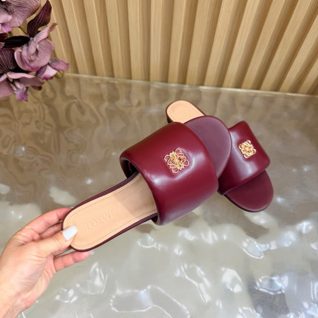 LOEWE 26S SLIDE SANDALS IN BURGUNDY RED ANAGRAM PADDED LAMBSKIN