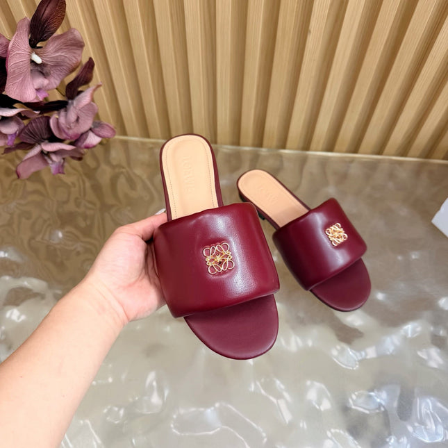 LOEWE 26S SLIDE SANDALS IN BURGUNDY RED ANAGRAM PADDED LAMBSKIN