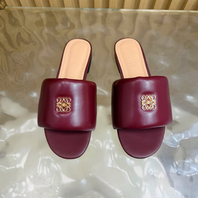 LOEWE 26S SLIDE SANDALS IN BURGUNDY RED ANAGRAM PADDED LAMBSKIN
