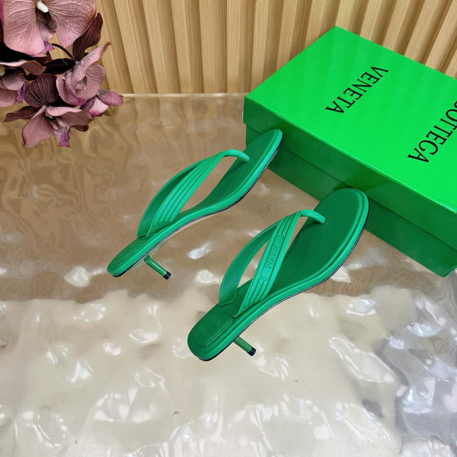 BOTTEGA VENETA 26S HIGH-HEEL THONG SANDALS IN GREEN TPU