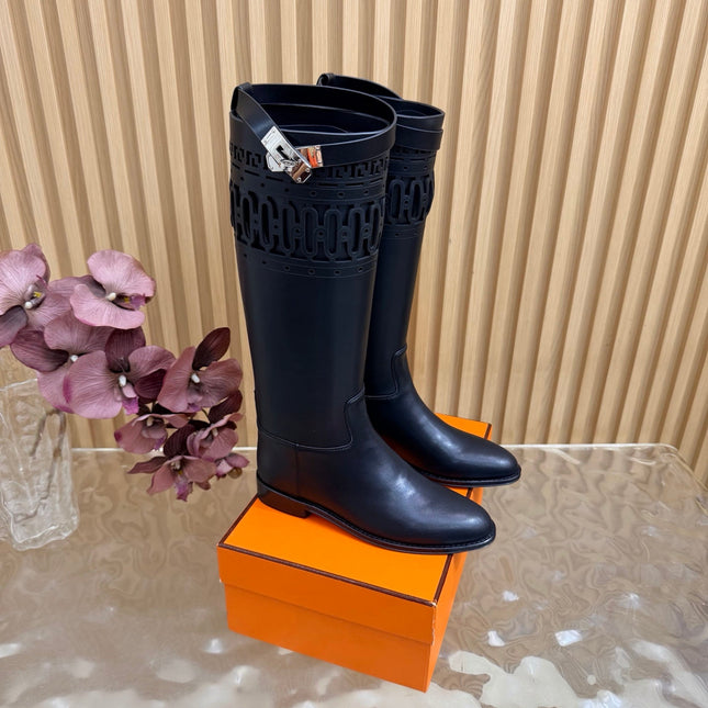 HM 26S PERFORATED HIGH-TOP BOOTS IN BLACK CALFSKIN