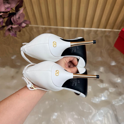 VALENTINO 26S ANKLE-STRA PUMPS 100 MM IN WHITE AND GREEN CALFSKIN