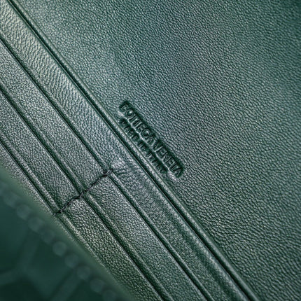 BV Long Clutch Andiamo 31 Dark Green Crocodile Calfskin Ghw
