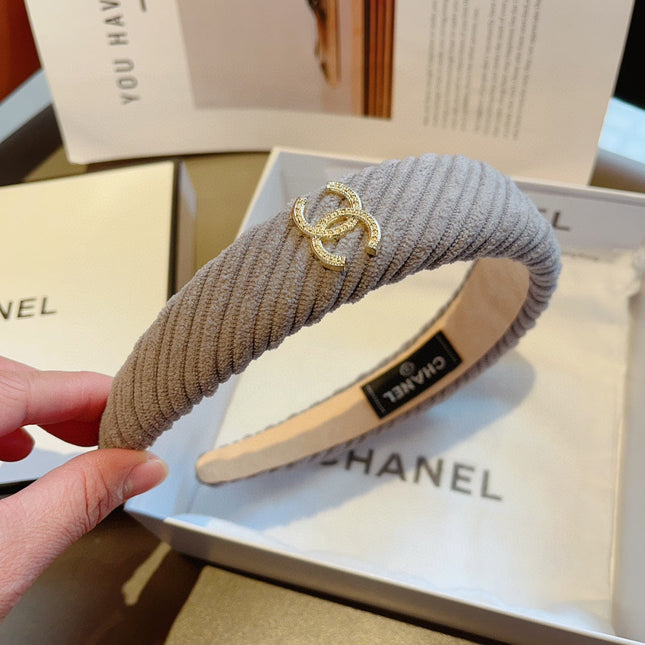 KHAKI BROWN FABRIC HAIRBAND WITH GOLD LOGO 414435