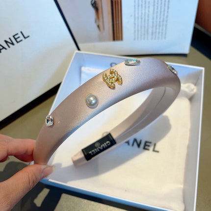 CHANEL 26S HEADBAND IN LIGHT PINK FABRIC 505240
