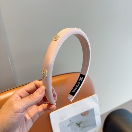 CHANEL 26S HEADBAND IN LIGHT PINK FABRIC 505251