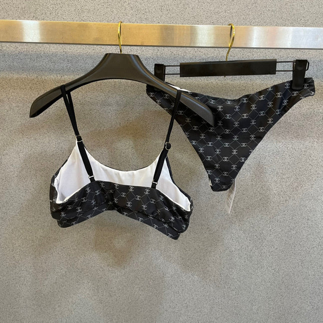 CC BIKINI SWIMSUIT SET IN BLACK AND WHITE LOGO PRINTED 581298