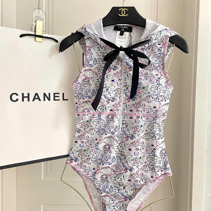 CC BIKINI SWIMSUIT SET IN WHITE AND FISH COLORFUL PRINTED 604253