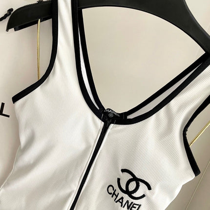 CC BIKINI SWIMSUIT SET IN WHITE AND BLACK TRIM 604254