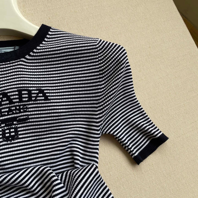 PRADA 26S SHORT-SLEEVE KNIT TOP 1003