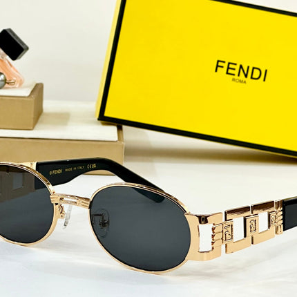 FIRST CRYSTAL OVAL FRAME SUNGLASSES 7076 IN METAL