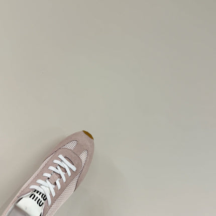RETRO SNEAKERS IN PASTEL PINK MESH AND SUEDE