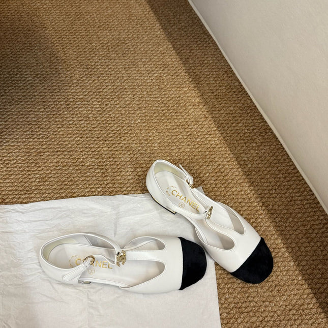 CHANEL 26S SLINGBACK SHOES IN WHITE CALFSKIN AND SUEDE GOLD HARDWARE