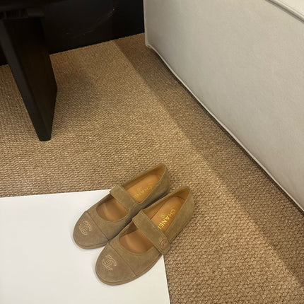 CHANEL 26S MARY JANE FLATS IN CARAMEL BROWN SUEDE CC LOGO