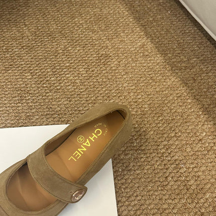 CHANEL 26S MARY JANE FLATS IN CARAMEL BROWN SUEDE CC LOGO