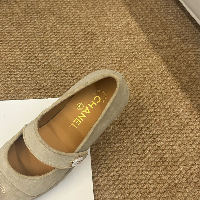 CHANEL 26S MARY JANE FLATS IN BEIGE SUEDE CC LOGO