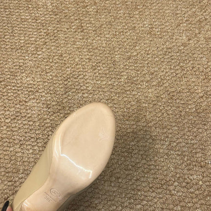 CHANEL 26S MARY JANE HEELS IN BEIGE CALFSKIN WITH BLACK CAP TOE