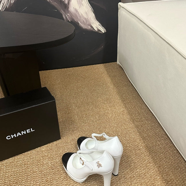 CHANEL 26S MARY JANE HEELS IN WHITE CALFSKIN WITH BLACK CAP TOE