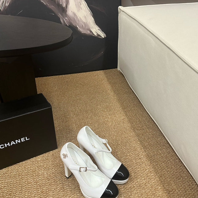 CHANEL 26S MARY JANE HEELS IN WHITE CALFSKIN WITH BLACK CAP TOE