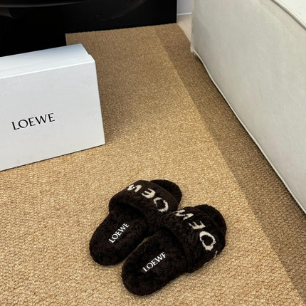 LOEWE 26S FLUFFY SLIDE SANDALS IN DARK BROWN SHEARLING LOGO