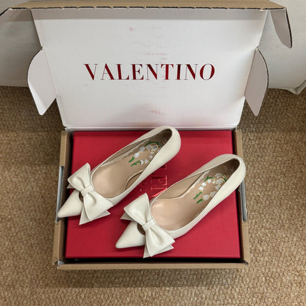 VALENTINO 26S HIGH HEEL SHOES IN OFF-WHITE CALFSKIN WITH BOW