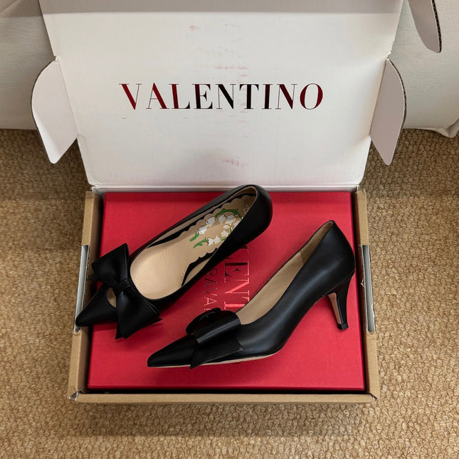 VALENTINO 26S HIGH HEEL SHOES IN BLACK CALFSKIN WITH BOW