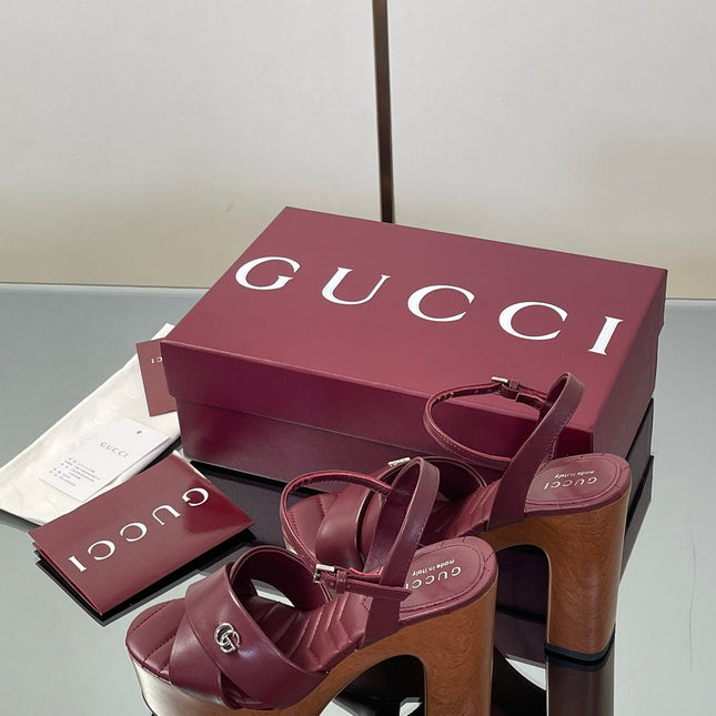 GUCCI 26S DOUBLE G LOGO PLATFORM SANDAL HEELS 130MM IN BURGUNDY RED CALFSKIN