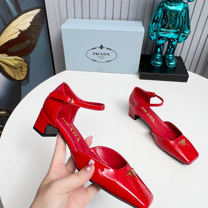 PRADA 26S ANKLE STRAP PUMPS 40MM IN RED PATENT CALFSKIN TRIANGLE LOGO