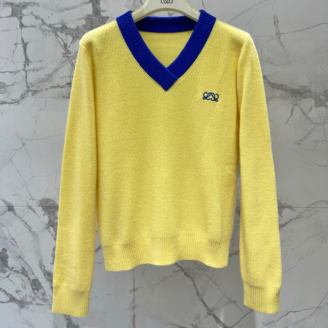 LOEWE 26S V-NECK KNITTED SWEATER 555