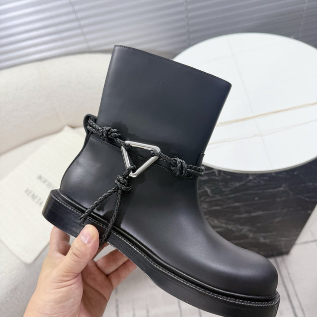 BOTTEGA VENETA 26S ANKLE BOOTS IN BLACK CALFSKIN WITH ROPE DETAIL