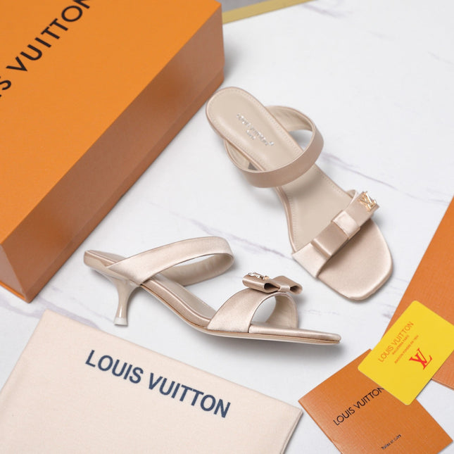 LV 26S SLIDE HEELS 40MM IN NUDE PINK SATIN WITH BOW