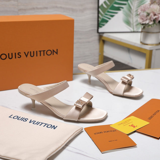 LV 26S SLIDE HEELS 40MM IN NUDE PINK SATIN WITH BOW